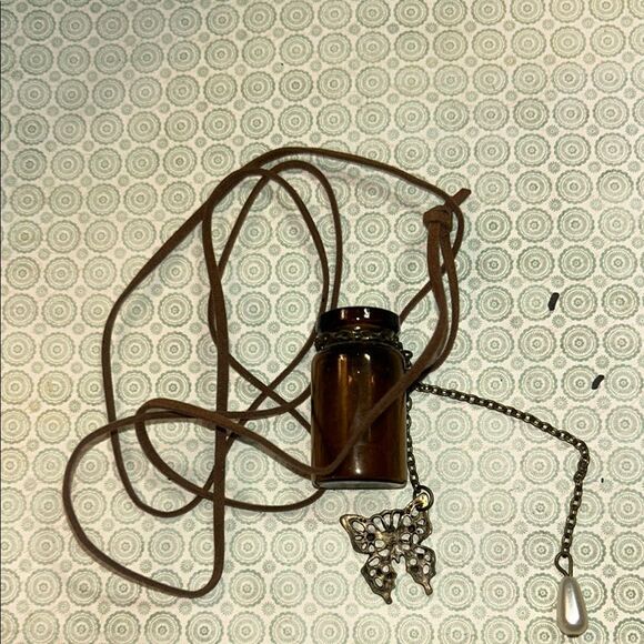 Brown Vintage Necklace with Intricate Design - Picture 1 of 1